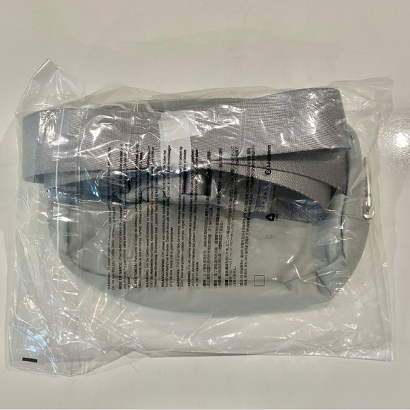 Lululemon Athletica Everywhere Belt Bag - Picture 5 of 5